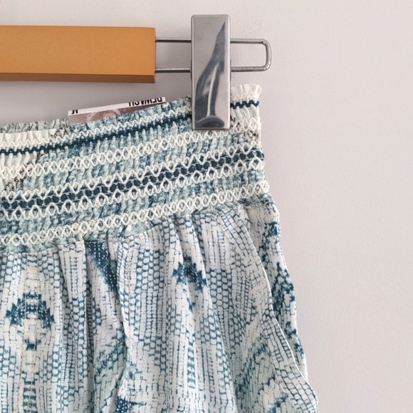 REWASH | Bohemian Pull On Shorts with Pockets, White & Blue, Womens M - Picture 3 of 10